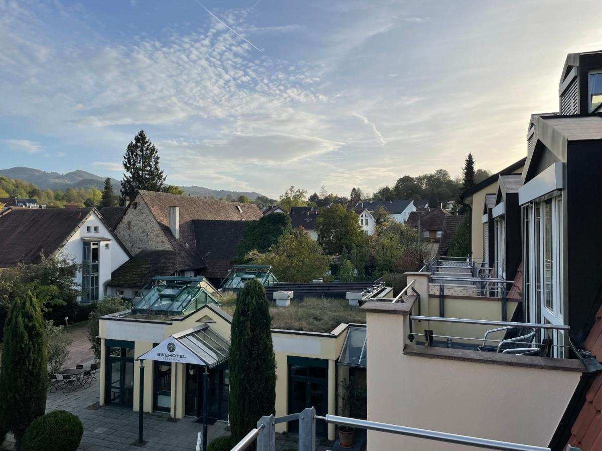 Bike- Und Ferienhotel Freiburg Merzhausen Extérieur photo
